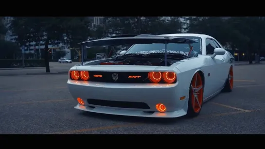 Dodge Challenger SRT8 392