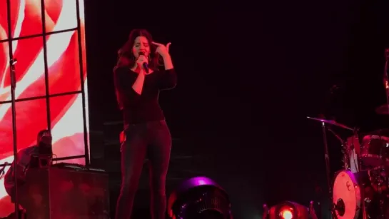 Lana Del Rey – Born To Die (Live @ «Bill Graham Civic Auditorium»)