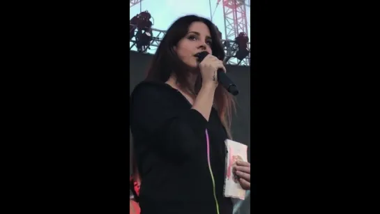 Lana Del Rey – Lust For Life (Live @ «KROQ Weenie Roast Y Fiesta»)