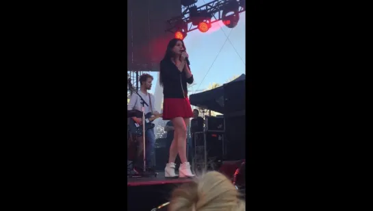 Lana Del Rey – Lust For Life (Live @ «KROQ Weenie Roast Y Fiesta»)