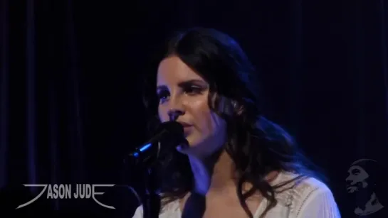 Lana Del Rey – Video Games (Live @ «SXSW»)