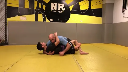 #1 Difference between BJJ and luta livre - passing butterfly guard