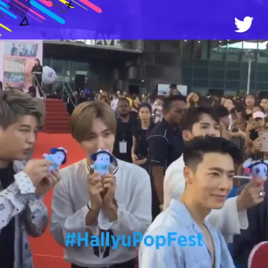 [HallyuPopFest2019] SUPERJUNIOR looking dapper as always at REDCARPET @SJofficial KPOP KPO