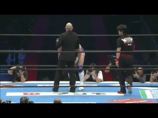 IWGP Jr. Heavyweight Title - Prince Devitt (c) vs. Low Ki vs. Kota Ibushi (NJPW Wrestle Kingdom 7)