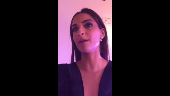 @sonamakapoor shares her fondest Filmfare memories at the #BritanniaFilmfareAwards pre-awards party.