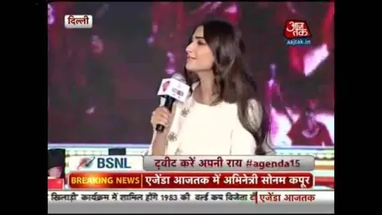 Sonam Kapoor on Agenda Aaj Tak 2015 (1)