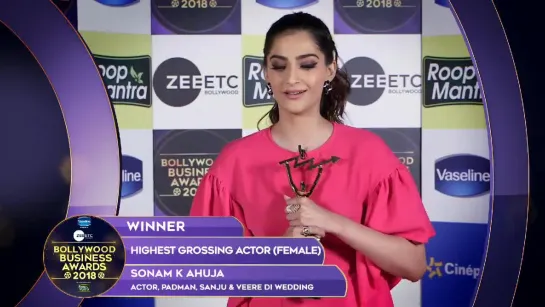 Congratulations @sonamakapoor on winning the highest grossing actor (female) award 2018!