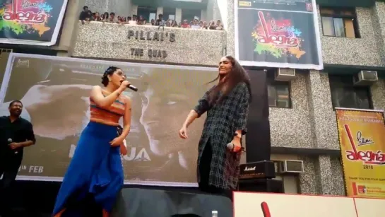 @sonamakapoor dancing to #AankheinMilayengeDarrSe #NeerjaAtAlegria #Alegria2016 #SonamAtAlegria