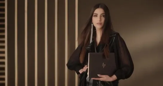 Sonam kapoor HP laptop ad