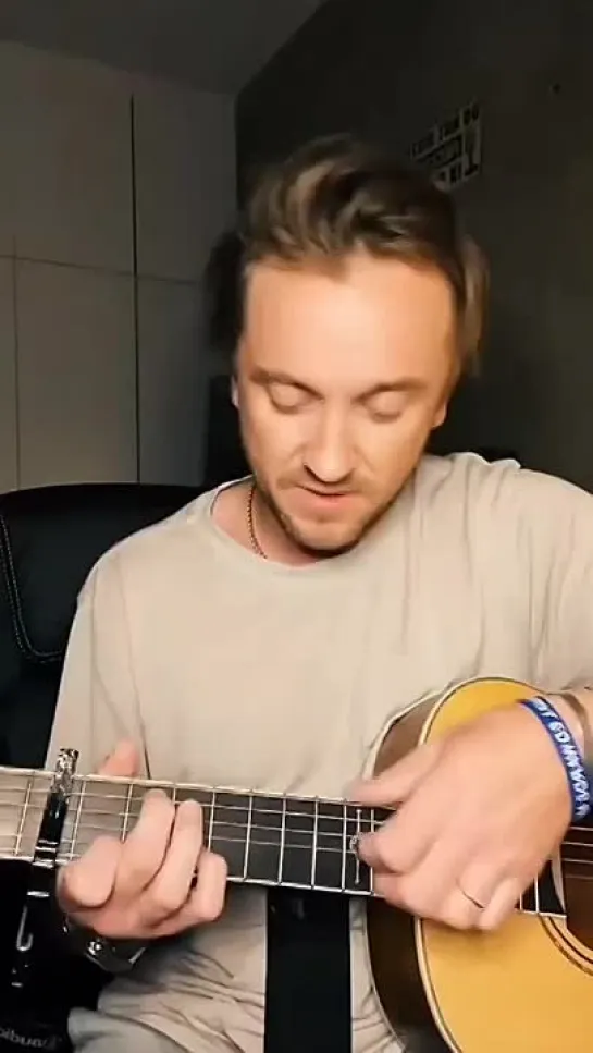 Tom Feltons livestream on Tiktok, April 20, 2022