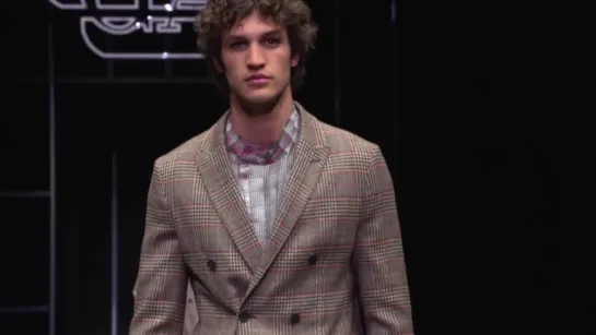 Весеняя мужская коллекция одежды 2019 от Emporio Armani FW19-20 Mens Fashion Show Video