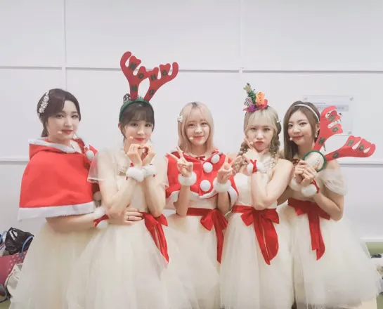 LABOUM - Merry Christmas in Advance (IU) [ Special Stage ¦ M COUNTDOWN  2016.12.22  ]