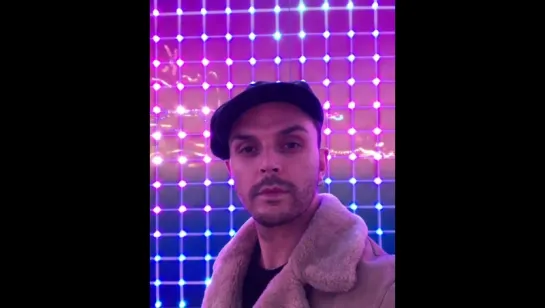 Theo Hutchcraft в Instagram: «Pleasure at the fairground on the way.»