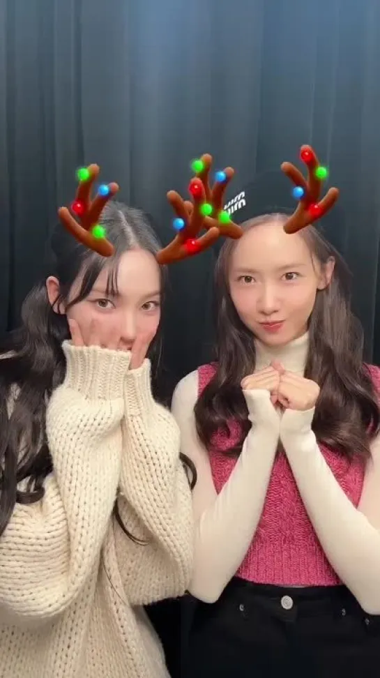 Yoona & Karina (aespa) - Jingle Bell Rock Challenge