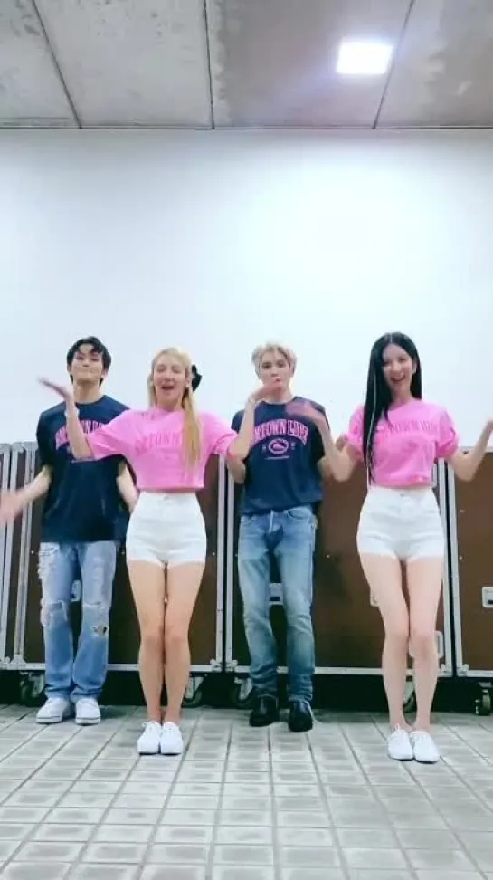 Hyoyeon, Seohyun, Taeyong, Mark - Forever 1 Challenge