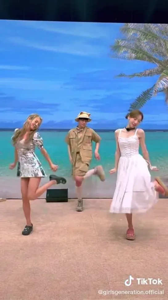 Taeyeon, Hyoyeon, Key - Forever 1