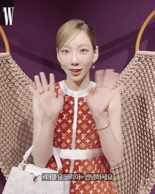 [CLIP] Taeyeon - Louis Vuitton Objets Nomades Exhibition (220530 )