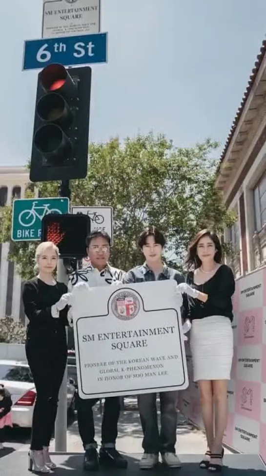 [CLIP] Sunny at SM Entertainment Square