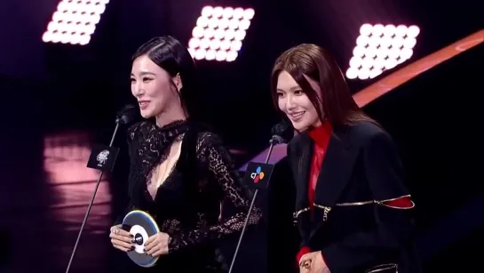 [CLIP] Tiffany and Sooyoung - Best Female Group (MAMA 2021)