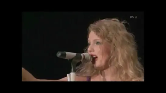 Taylor Swift - Love Story (Live on Summer Sonic 2010)