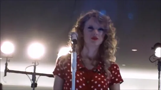 Taylor Swift - Love Story (Live at T5 Terminal, 2010)