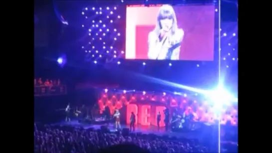 Taylor Swift - Love Story (Live at Jingle Ball 2012)