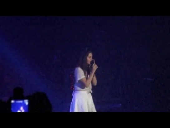 Lana Del Rey – Summertime Sadness (Live @ «Indie Fun Festival»)