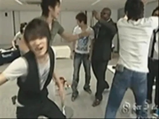 Super Junior and DBSK Funny