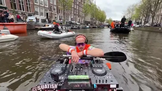 Chaotic DJ Set on a Kayak in Amsterdam  ЛОДОЧНИК 2022.