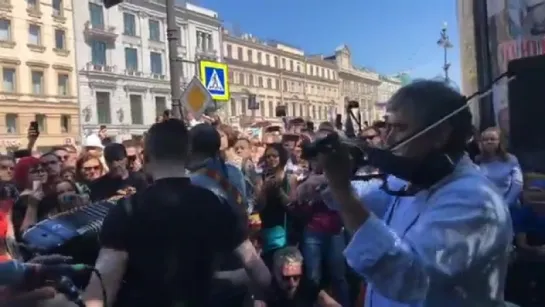 Уличный концерт Аквариума в Петербурге. 26 мая 2018