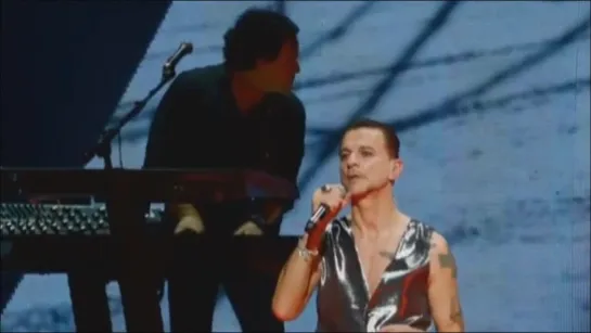 Depeche Mode - Halo (Live at the O2 World in Berlin, Germany on 27 November 2013