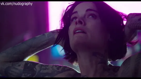 Джейми Александер (Jaimie Alexander) голая в сериале "Слепое пятно" (Blindspot, 2015) - Сезон 1 / Серия 1 (s01e01)