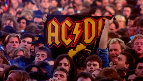 AC/DC - Thunderstruck ("Monsters Of Rock" festival, Live at Donington, 1991) Full HD 1080p.