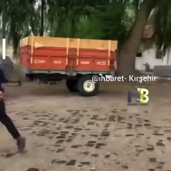 Видео от Кыванч Татлытуг и Ойку Караель.