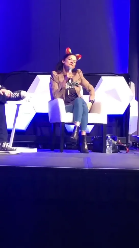 MichelleGomez on what’s going on with Mary Wardwell’s rib. DenverPopCultureCon ChillingAdventuresofsabrina