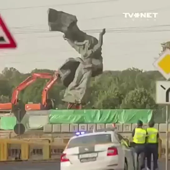 В данный момент в Прибалтике завершаются снесение памятников победителям Второй мировой войны.