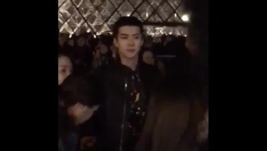 6R6V-Ou 170307 #SEHUN at Louis Vuitton Women's 2017 Fall-Winter Show YNqFkAEnC