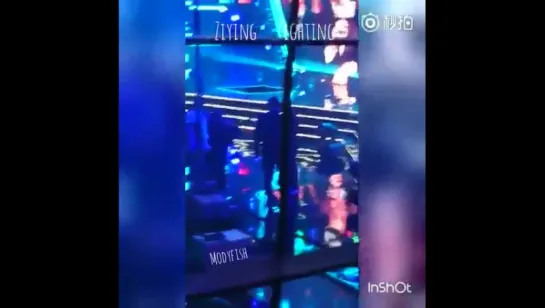 [LQ FANCAM] 160409 Lay fainted  16th Top Chinese Music Awards