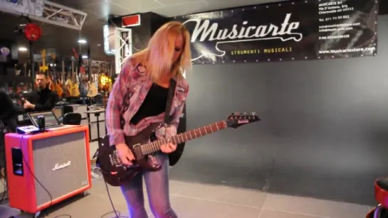 Nita Strauss plays Iron Maidens Aces High