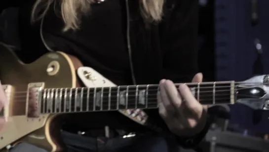 Doug Aldrich demos the Marshall JMD-1 amp, plays Whitesnake riffs