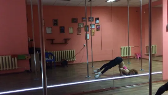 Exotic pole dance Oksana Vok