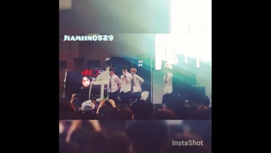 [FANCAM][15.08.15] Выступление в Хондэ.