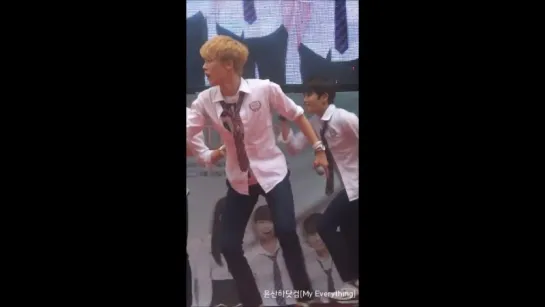 [FANCAM][15.08.15]  Выступление в Хондэ.(Фокус на Санху)