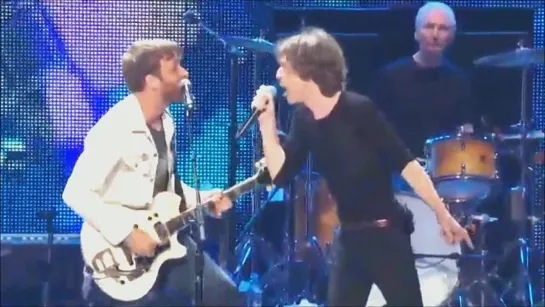 The Rolling Stones with The Black Keys - Who Do You Love (Live in Newark, New Jersey, USA on 15 December 2012)