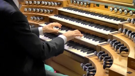 543 (2) J. S. Bach - Fugue in A minor, BWV 543 - - Luciano Zecca, organ