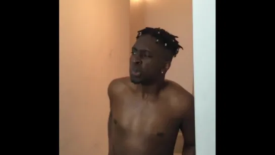 When the hot oil burn you and the food to hot (Nigga Vine)