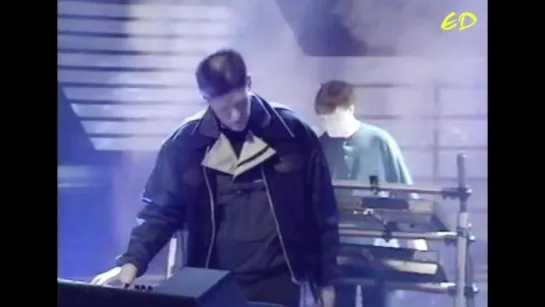 808 State - In Yer Face (Live Top Of The Pops)