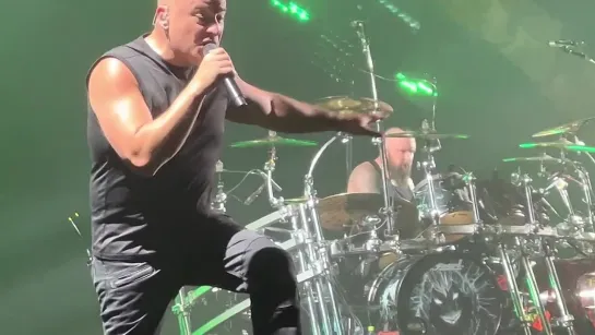 Disturbed - Down with the Sickness [Live 4K] (Fan joins on guest vocals) (Milwaukee - May 4, 2023)