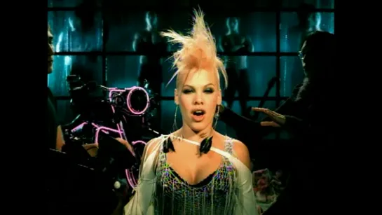 P!nk - Don't Let Me Get Me Pink