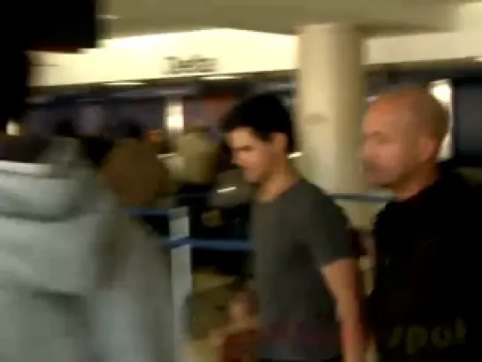 Twilight Actor Taylor Lautner Arrives at LAX